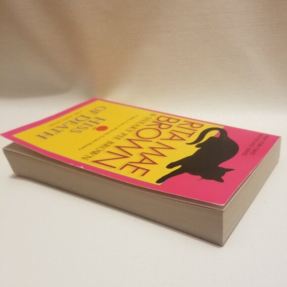 $5 if part of bundle, Rita Mae Brown's Hiss of Death paperback - Picture 3 of 4